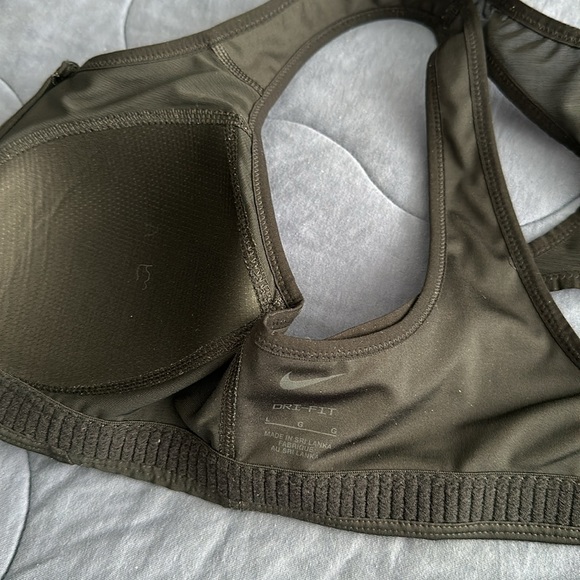 Nike sports bra - Picture 3 of 4